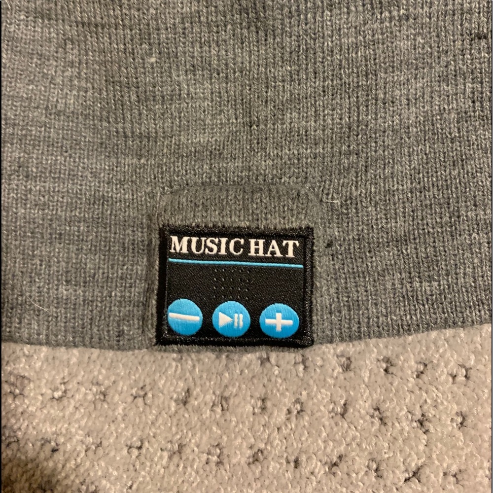 🎶🎵 MUSIC HAT/BEANIE PLAYS MUSIC BLUETOOTH 🎶🎵 - Picture 3 of 5